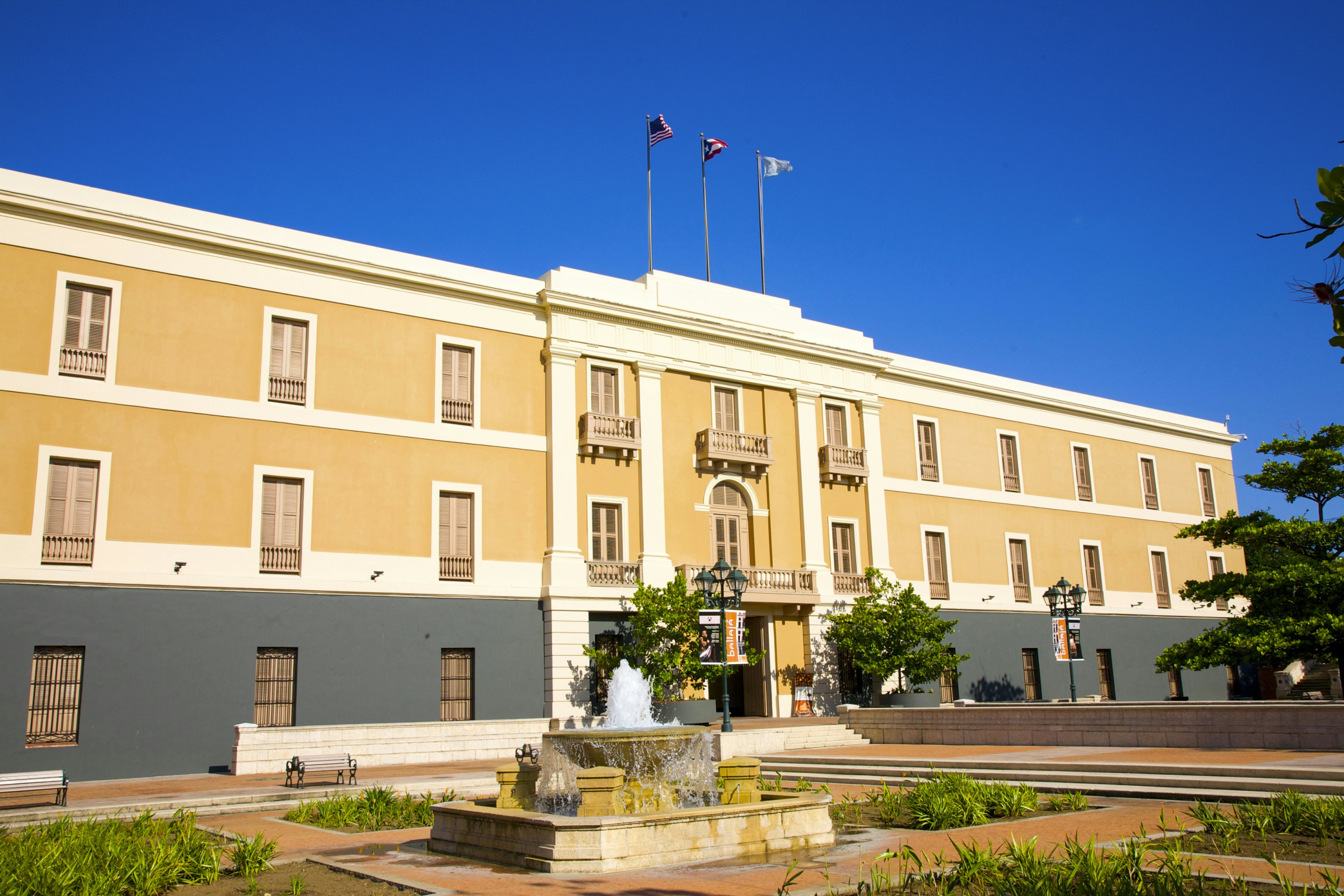 Plaza del Cuartel, in front of Museo de las Americas, near Galeria Nacional/National Gallery, and Instituto de Cultura Puertorriquena
