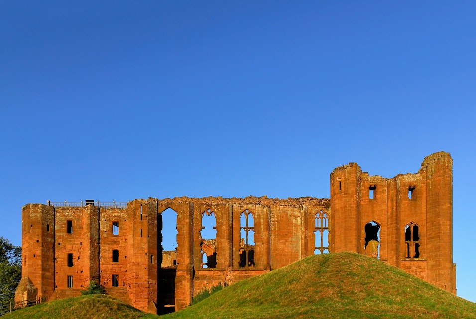 Kenilworth Castle ruins illuminated by sun, Warwickshire, England.; Shutterstock ID 169644509; Your name (First / Last): Emma Sparks; GL account no.: 65050; Netsuite department name: Online Editorial; Full Product or Project name including edition: Best in Europe POI updates