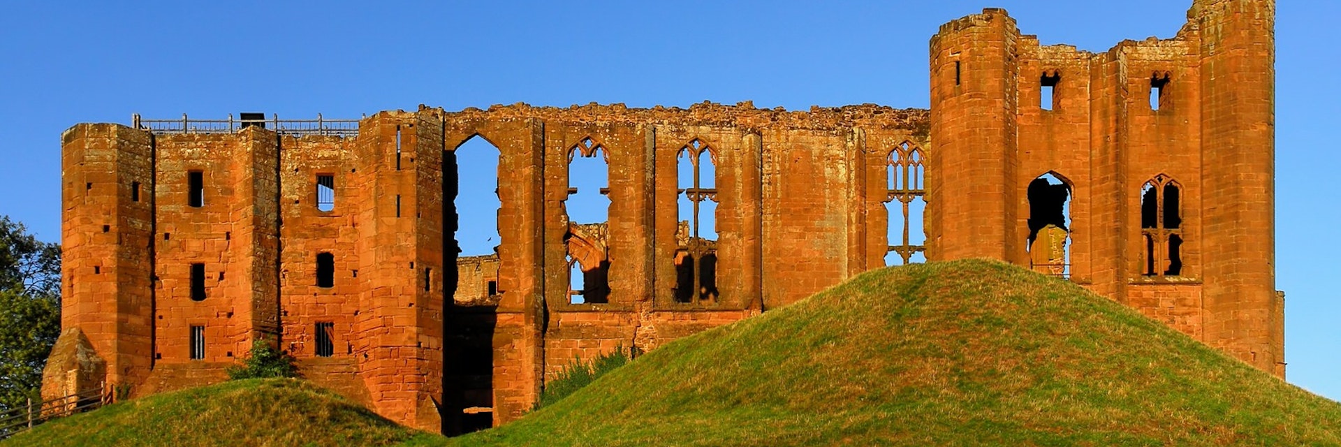 Kenilworth Castle ruins illuminated by sun, Warwickshire, England.; Shutterstock ID 169644509; Your name (First / Last): Emma Sparks; GL account no.: 65050; Netsuite department name: Online Editorial; Full Product or Project name including edition: Best in Europe POI updates
