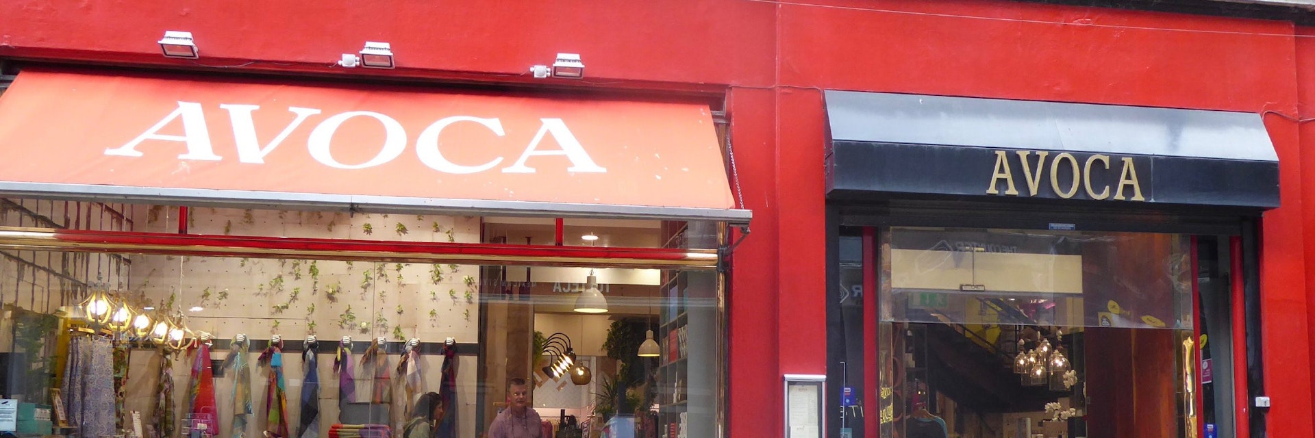 Avoca outside sign from across the road