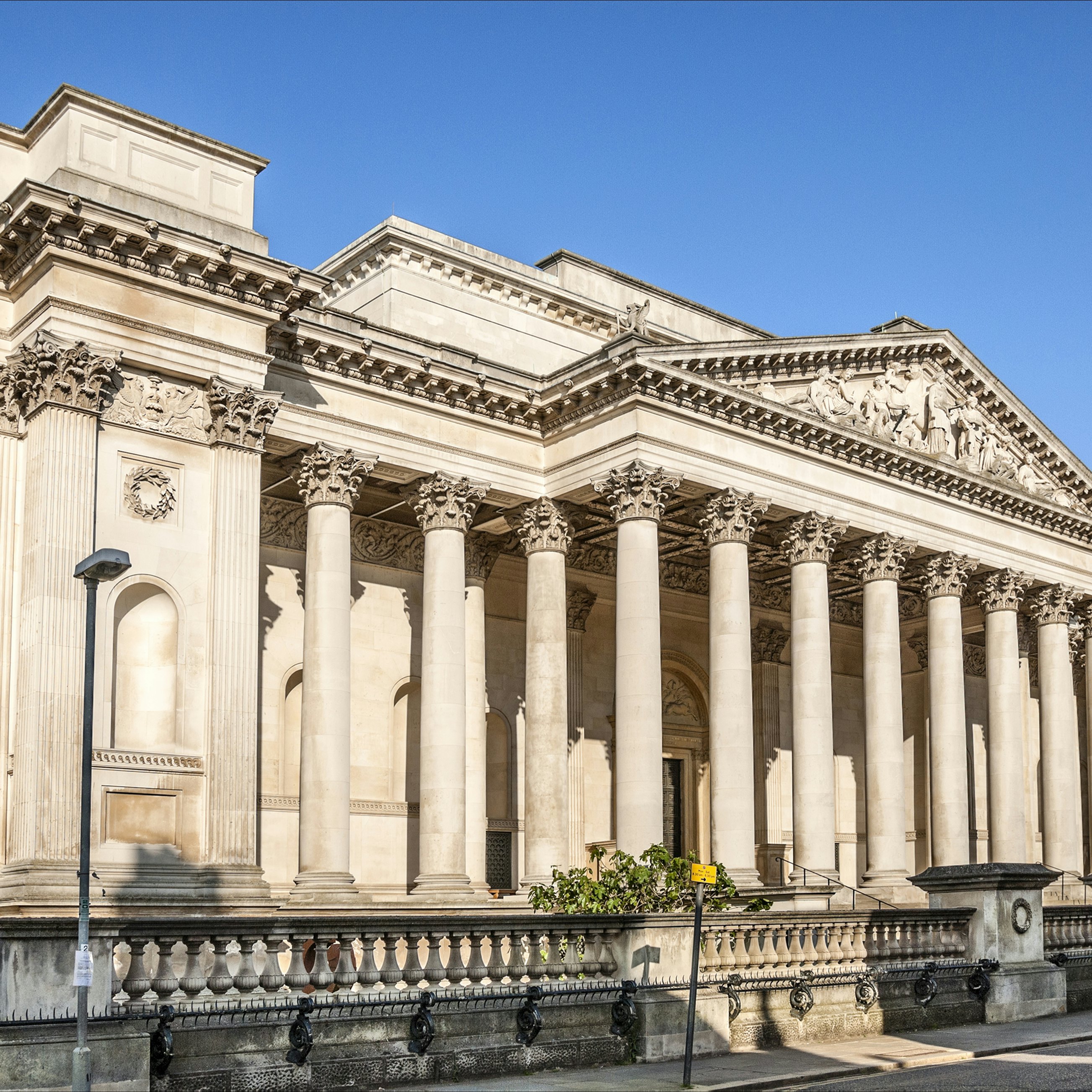 CAMBRIDGE, UNITED KINGDOM - 2009/06/14: Fitzwilliam Museum at the university city. (Photo by Olaf Protze/LightRocket via Getty Images)