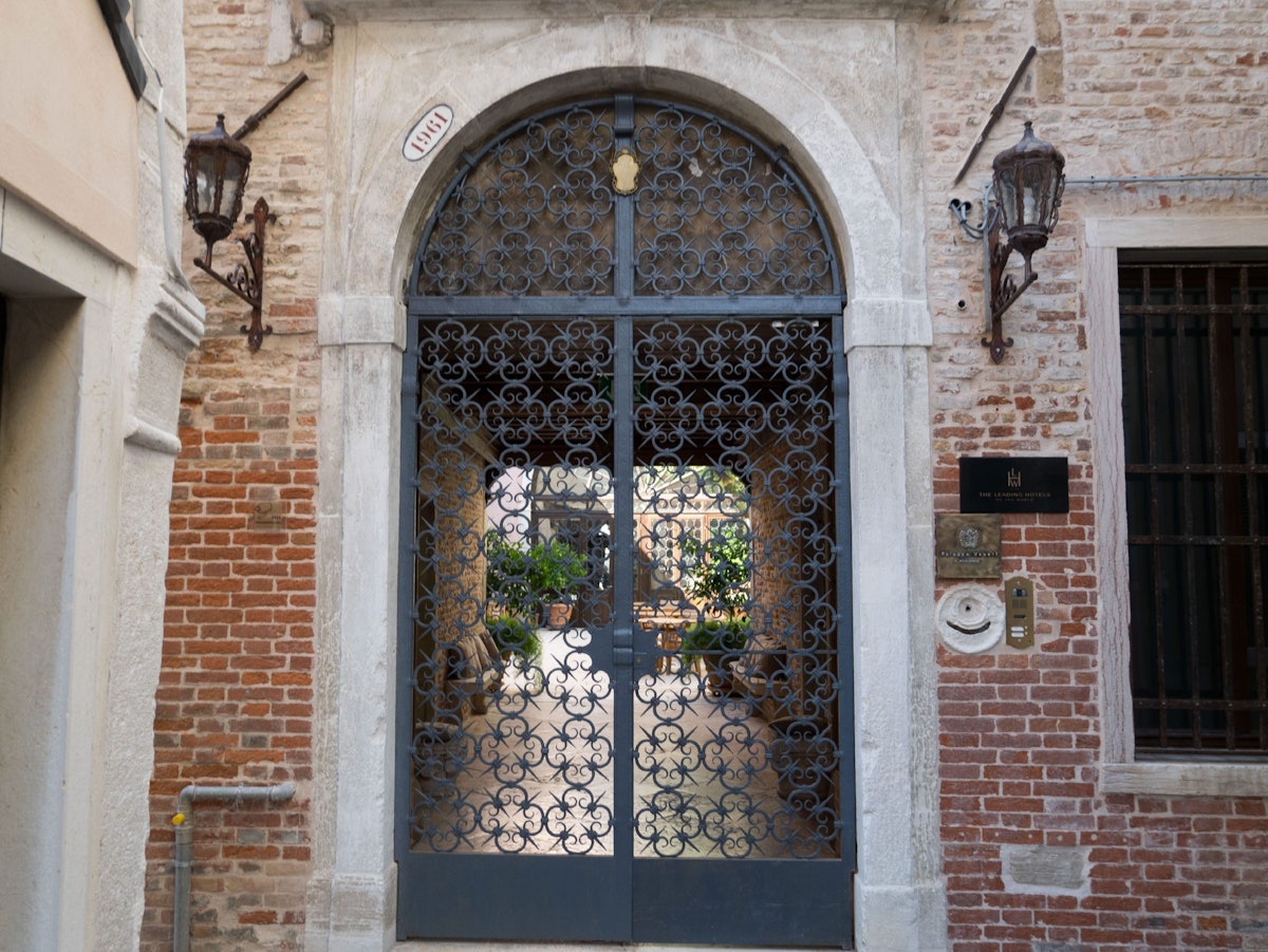 The gateway entrance to Palazzo Venart
