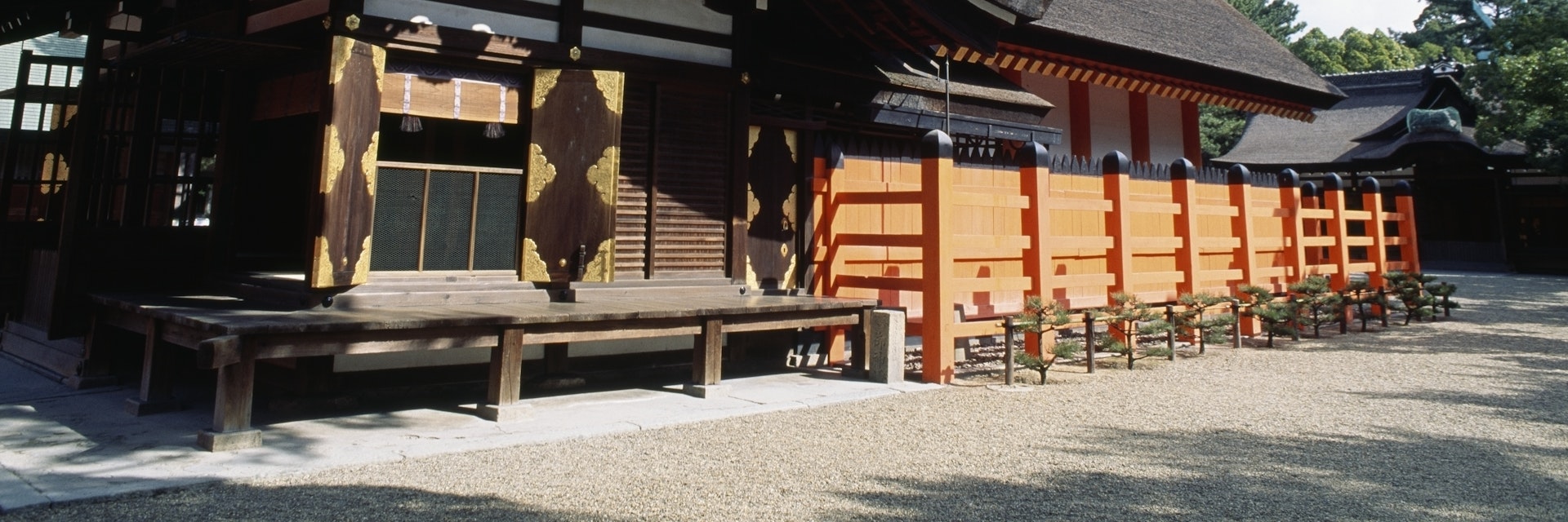 JAPAN - DECEMBER 10: Sumiyoshi Taisha Shinto Shrine, Osaka, Japan, 3rd century. (Photo by DeAgostini/Getty Images)