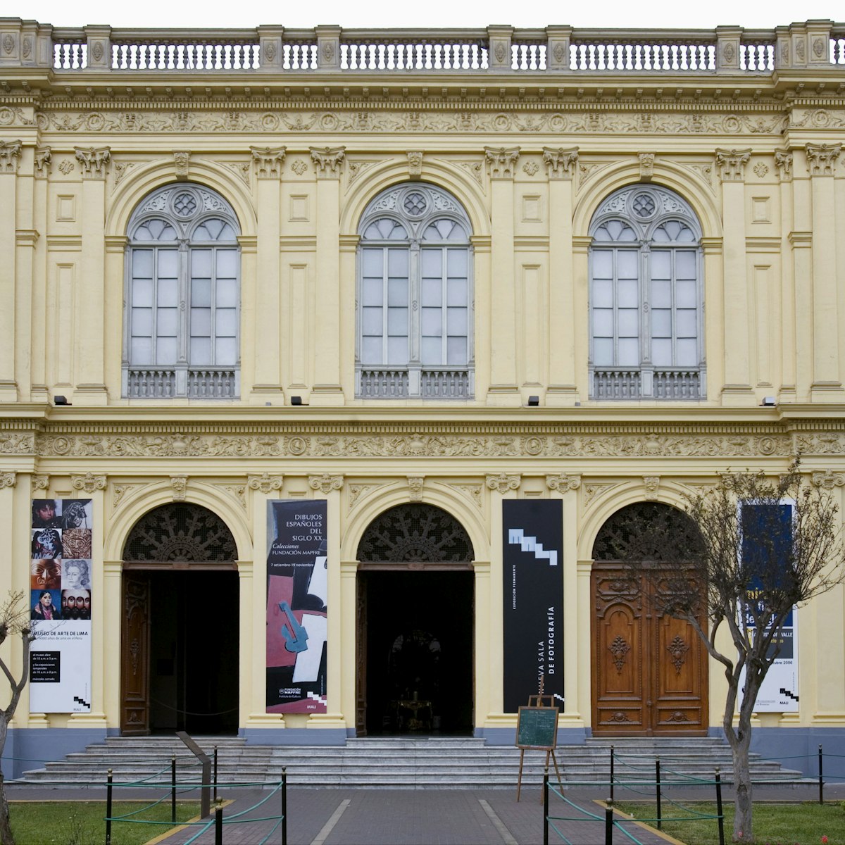 Peru, Lima, Museo de Arte, facade