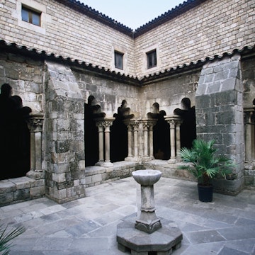 Eglesia de Sant Pau del Camp Cloister.