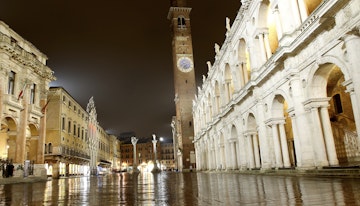 Night view of the marvellous Piazza dei Signori in vicenza