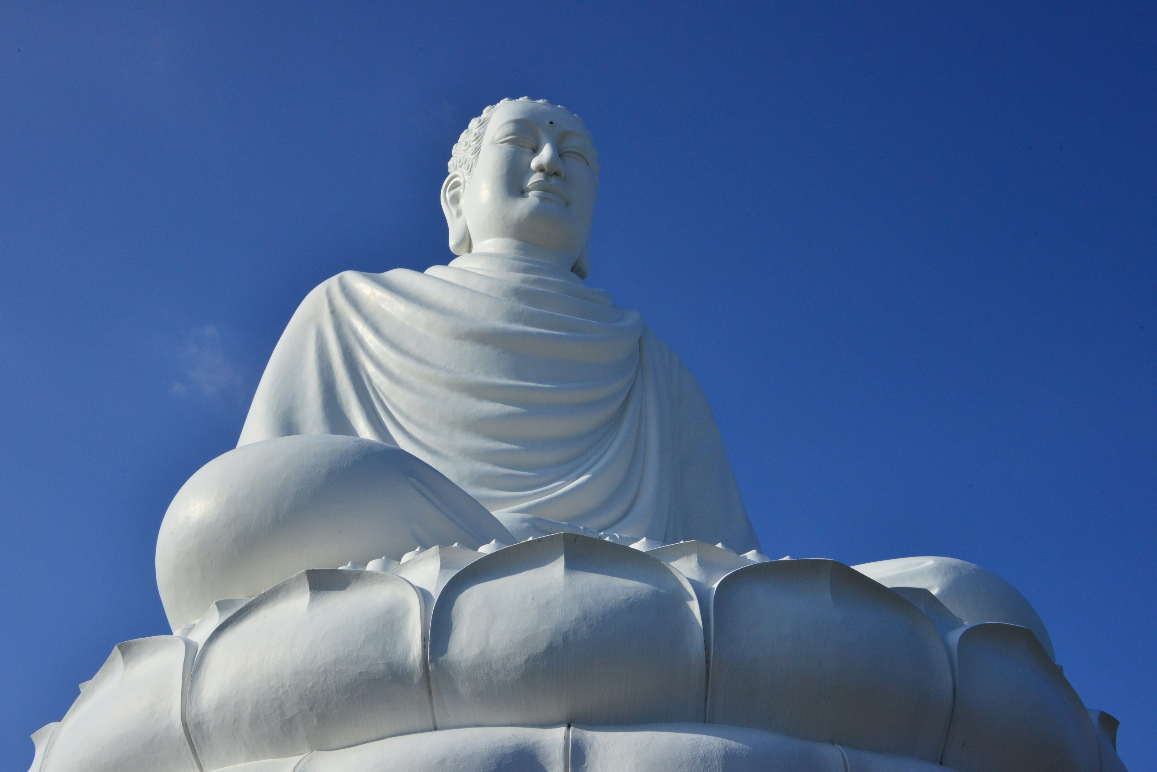 500px Photo ID: 121357269 - white buddha at the Long Son Pagoda in Nha Trang, Vietnam