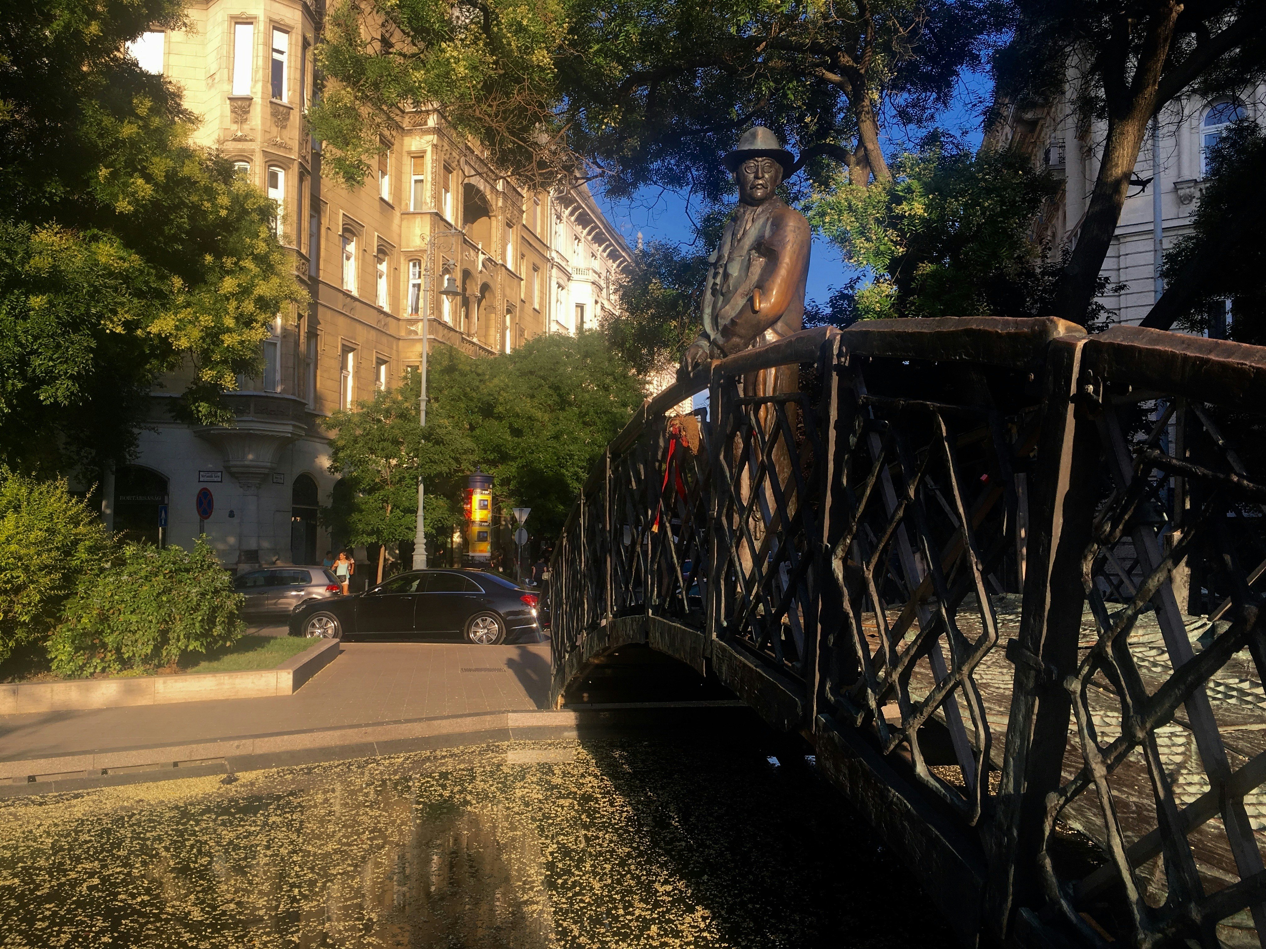 Image of Imre Nagy Statue