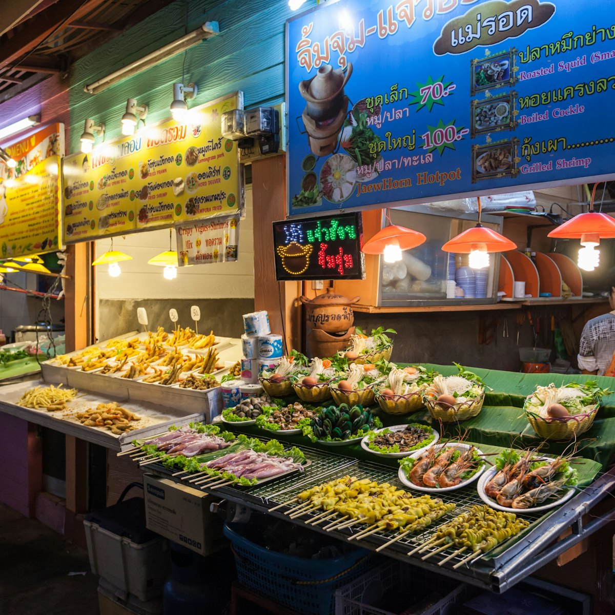 500px Photo ID: 158818749 - CHIANG RAI, THAILAND - NOVEMBER 05, 2014: Food Court at Chiang Rai Night Market.