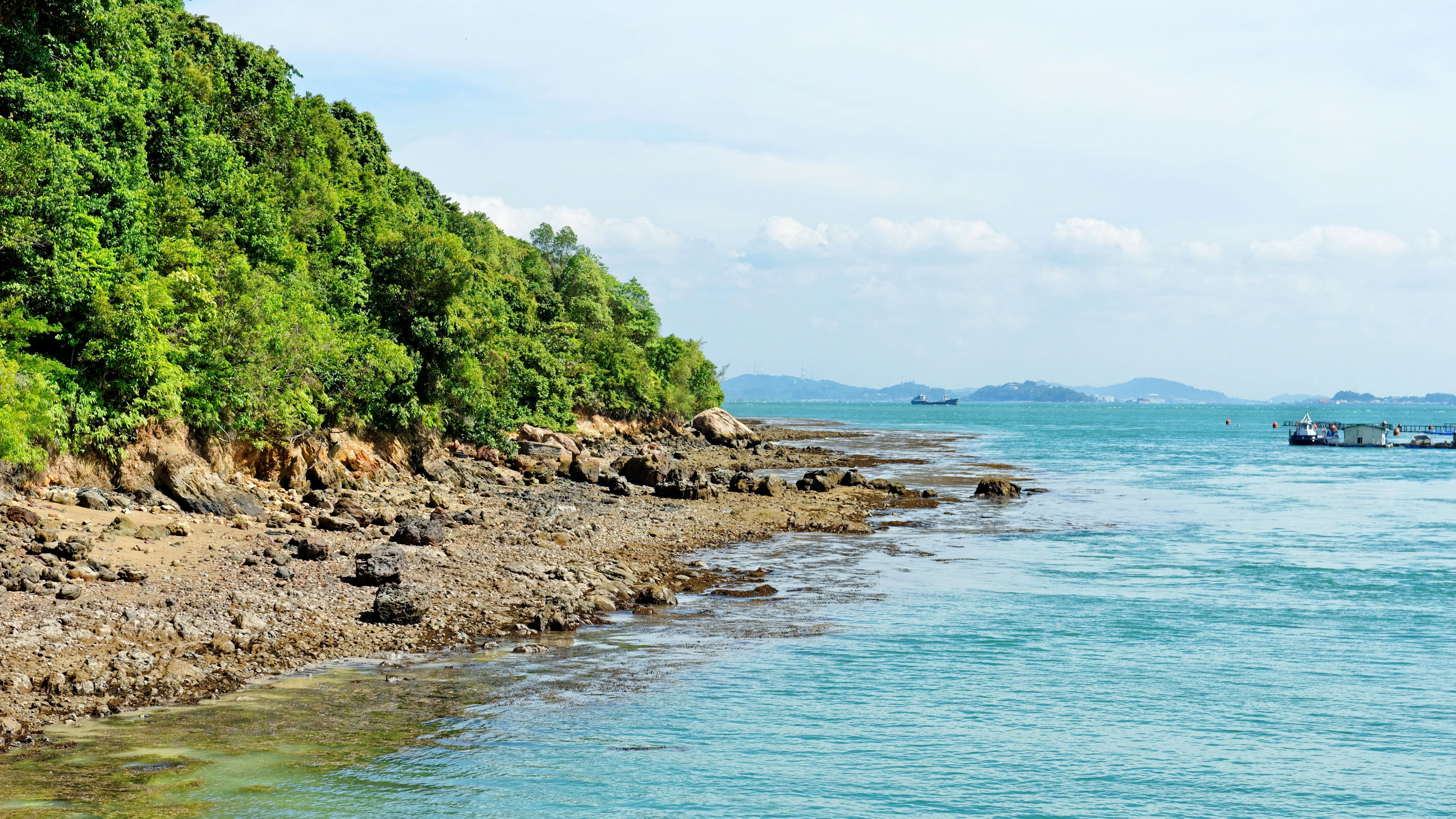 Clear blue sea surrounding Lazarus Island, Singapore; Shutterstock ID 127868888; Your name (First / Last): Lauren Gillmore; GL account no.: 56530; Netsuite department name: Online-Design; Full Product or Project name including edition: 65050/ Online Design /LaurenGillmore/POI
