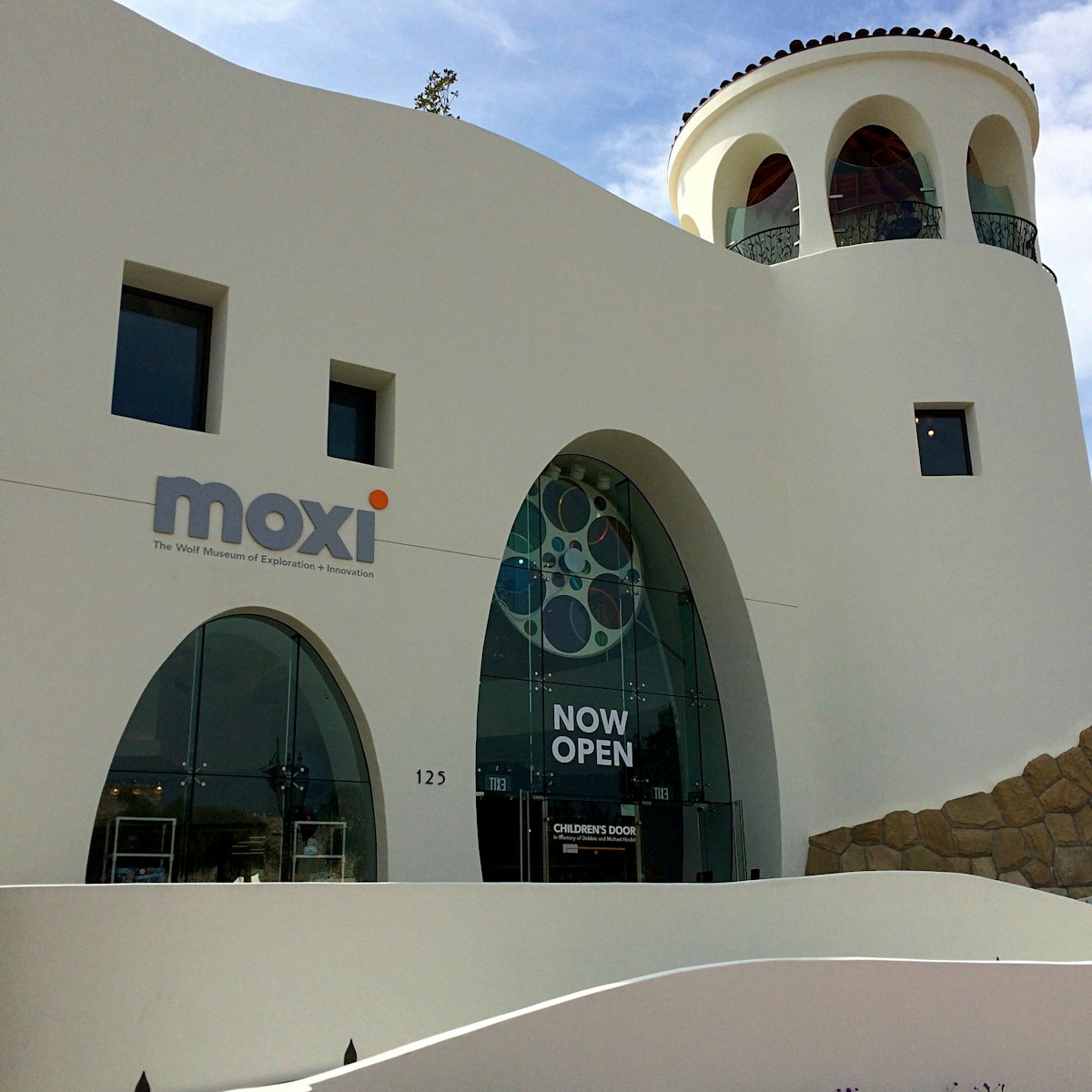 MOXI