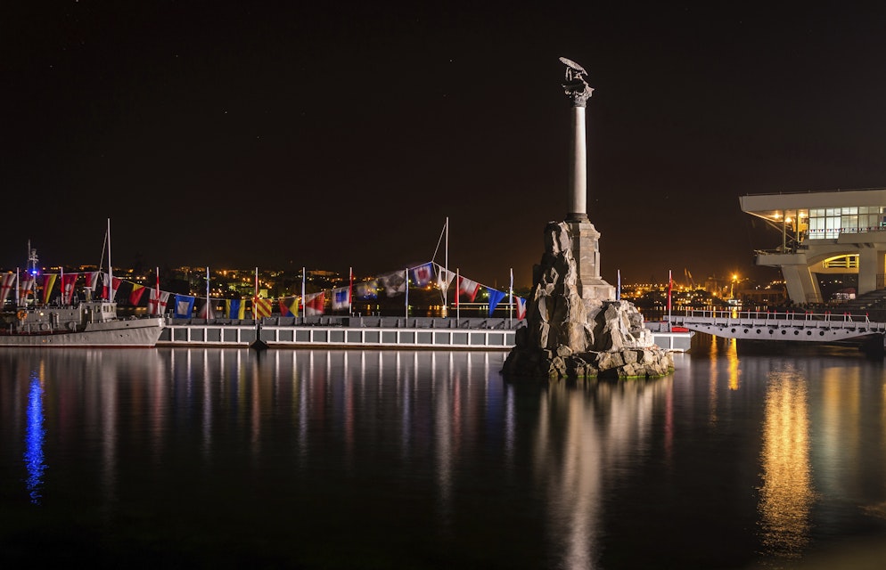 Monument to the Scuttled Ships at night