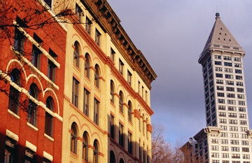 Pioneer Building on left (1889) in Pioneer Square and Smith Tower on the right.