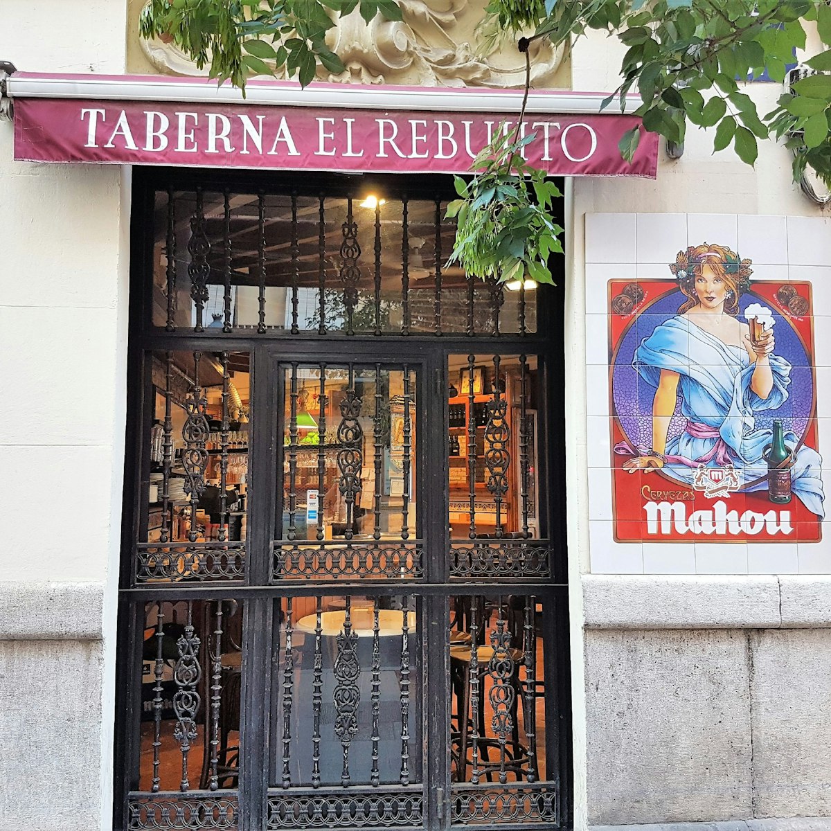 Street view of El Rebujito from Calle Cadiz.