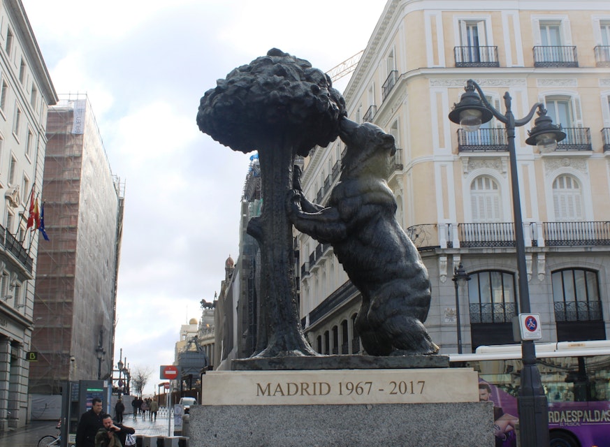 The Bear Statue in the Puerta del Sol has a brief moment alone.