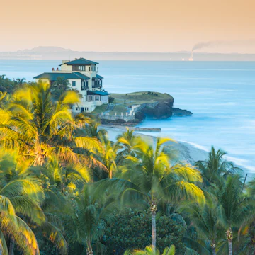 Cuba, Varadero, View over Varadero beach towards Xanadu mansion
