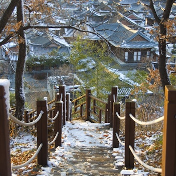 Path to Frosty Old Village