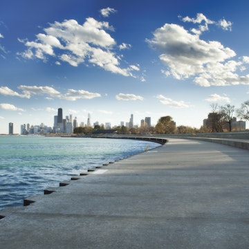 View of Chicago from Lincoln Park beside Lake Michigan.