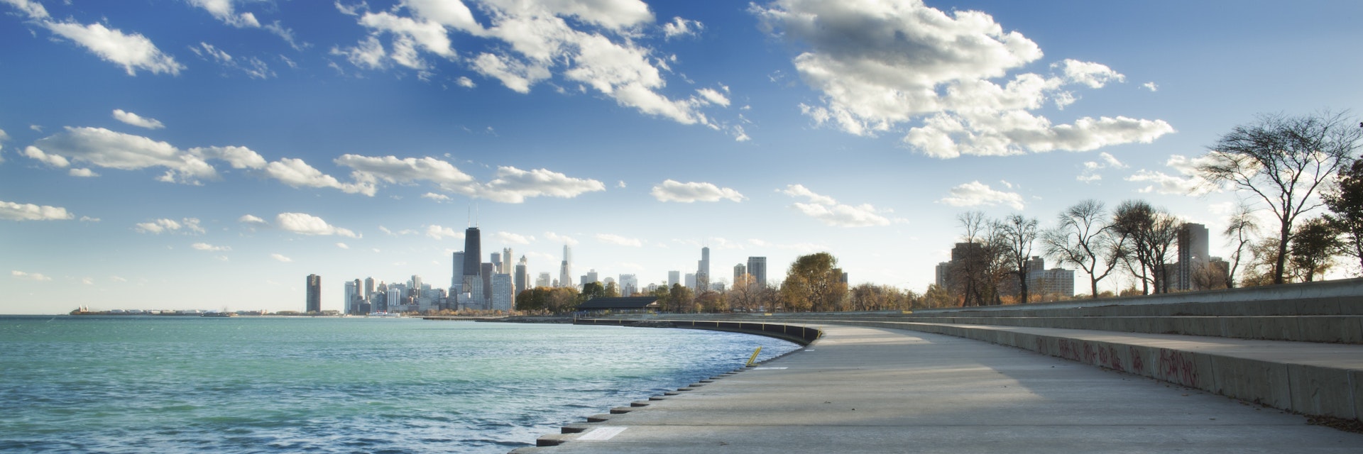 View of Chicago from Lincoln Park beside Lake Michigan.