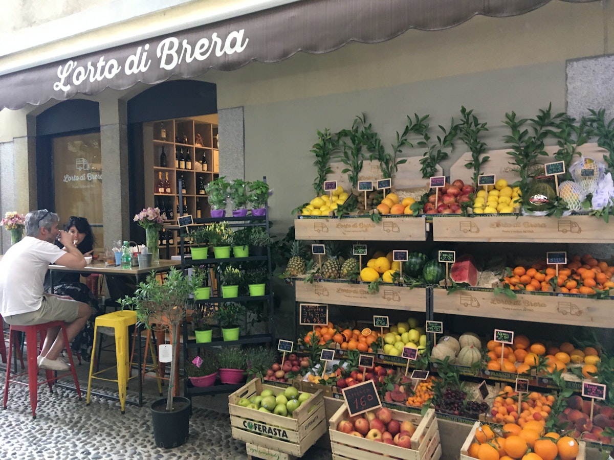 Outside the L'Orto di Brera fruit and vegetables shop.