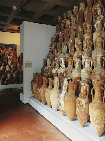 ITALY - APRIL 08: Amphorae in the Archaeological Museum of Lipari, island of Lipari, Sicily, Italy. (Photo by DeAgostini/Getty Images)