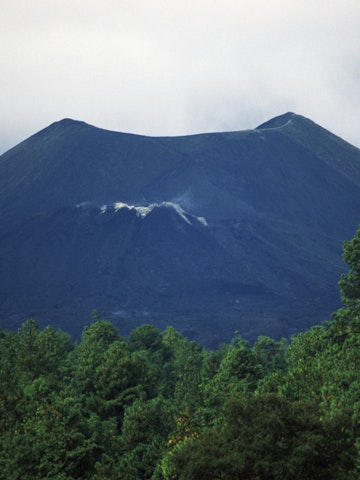 MEXICO - FEBRUARY 23: View of Paricutin, volcano in the Michoacan-Guanajuato volcanic field, Michoacan, Mexico. (Photo by DeAgostini/Getty Images)