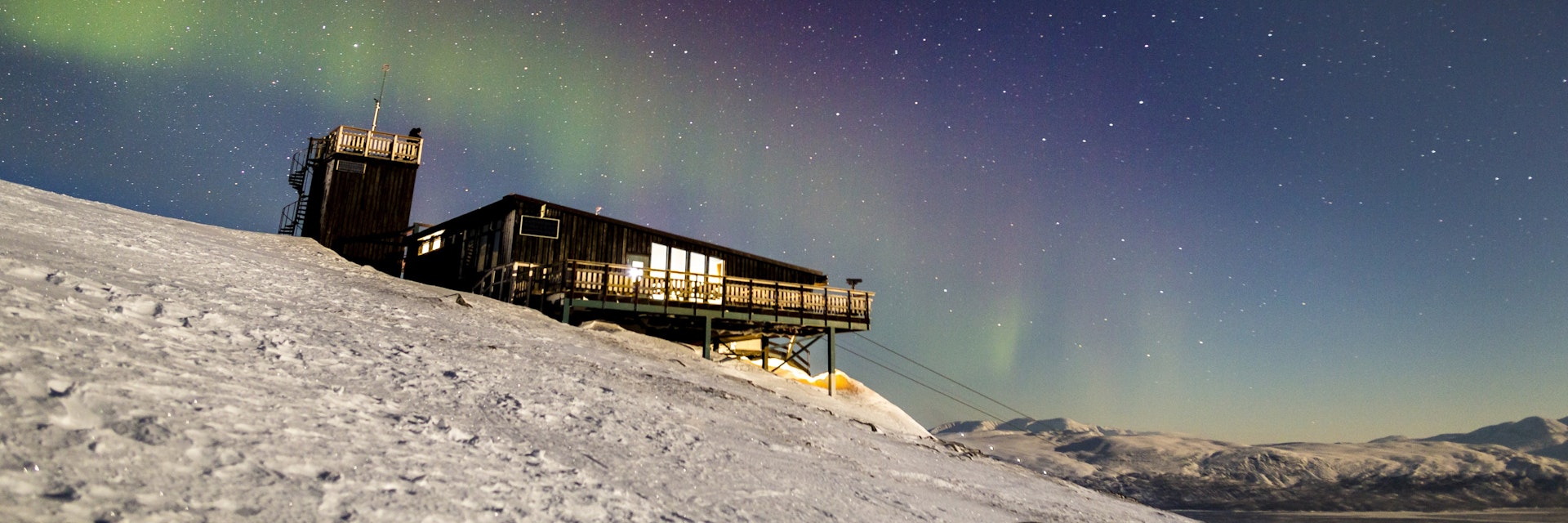 Sweden, Lapland, Abisko, Aurora Borealis over Abisko Sky Station