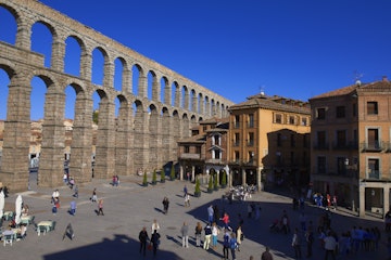 Segovia, Roman Aqueduct, Azoguejo Square, Castilla-Leon, Spain. (Photo by: Education Images/UIG via Getty Images)