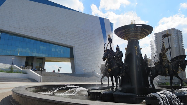 Fountain in front of the National Museum of the Republic of Kazakhstan, with a view of the museum in the background