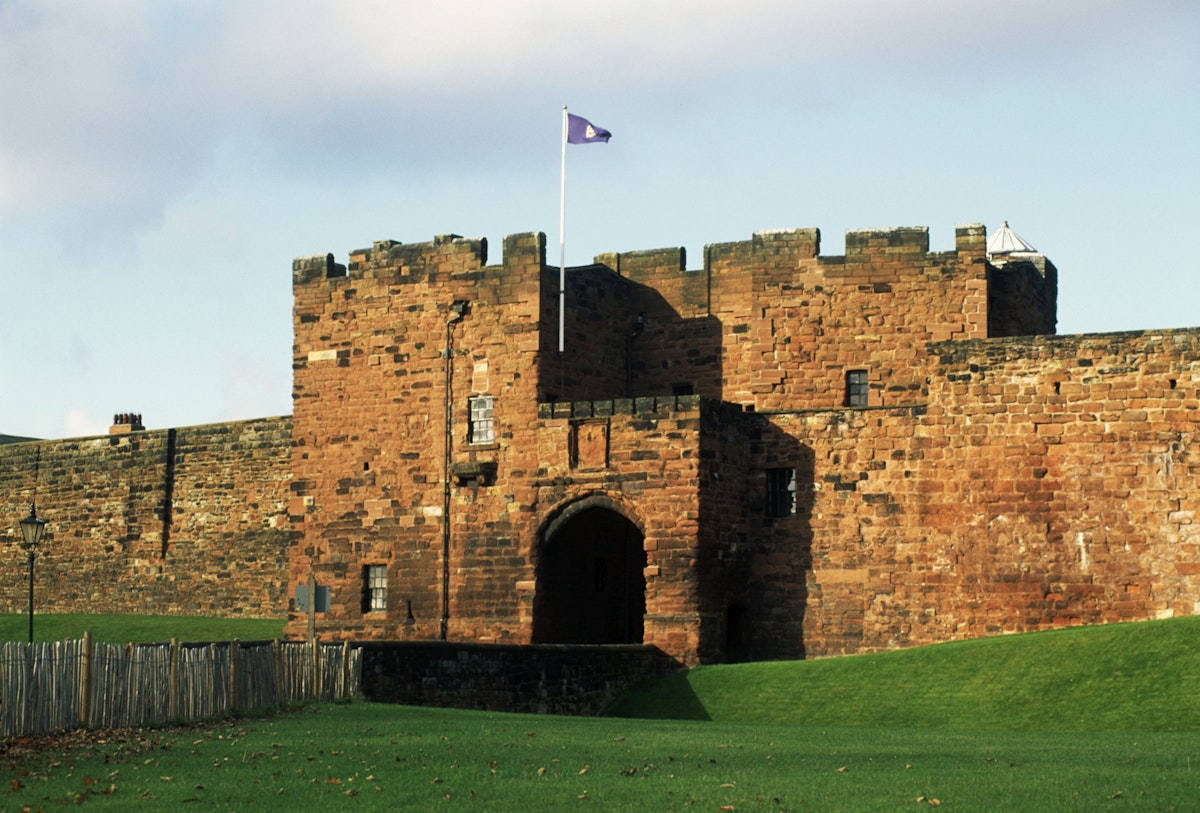 UNITED KINGDOM - JANUARY 22: View of the outer walls of Carlisle Castle, founded in 11th century by William II of England, England, United Kingdom. (Photo by DeAgostini/Getty Images)