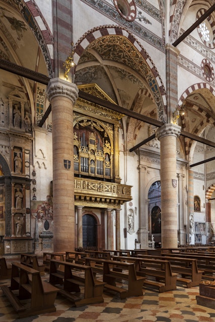 The nave of Sant'Anastasia in Verona