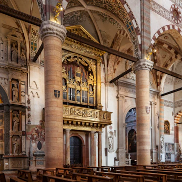 The nave of Sant'Anastasia in Verona