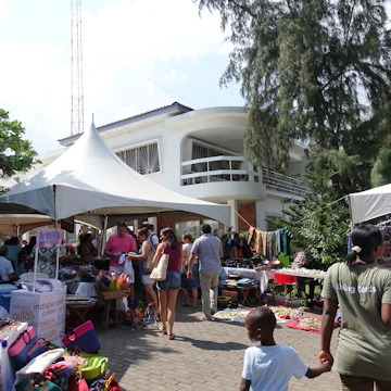 Saturday market and beer garden, Goethe-Institut