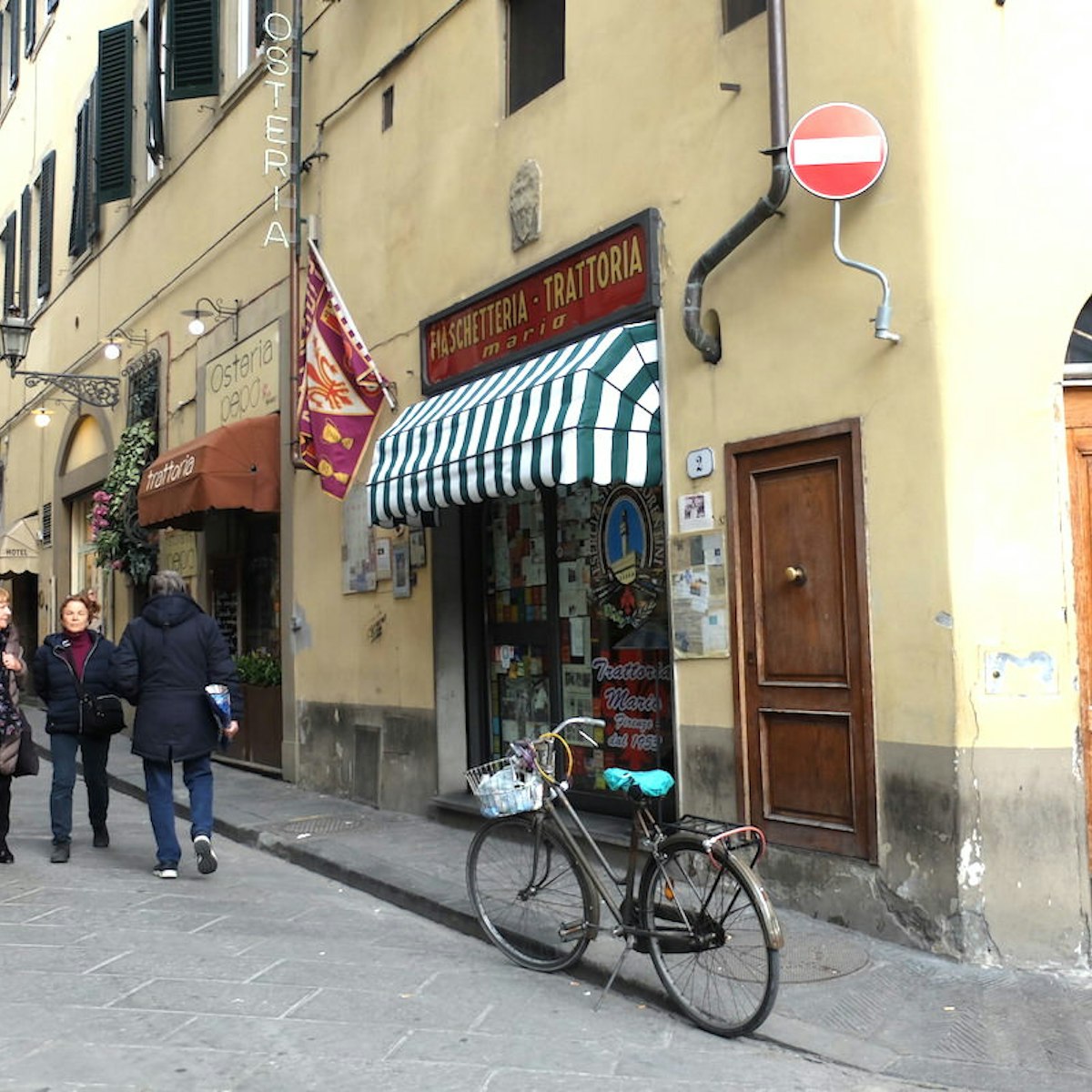 outside facade of Trattoria Mario