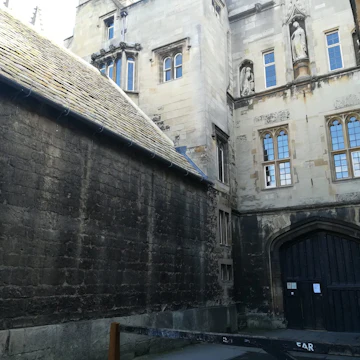 Outside the New College chapel