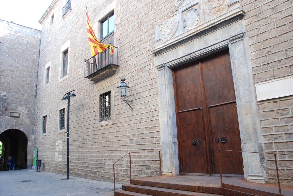 Facade of Instit d'Estudis Catalans