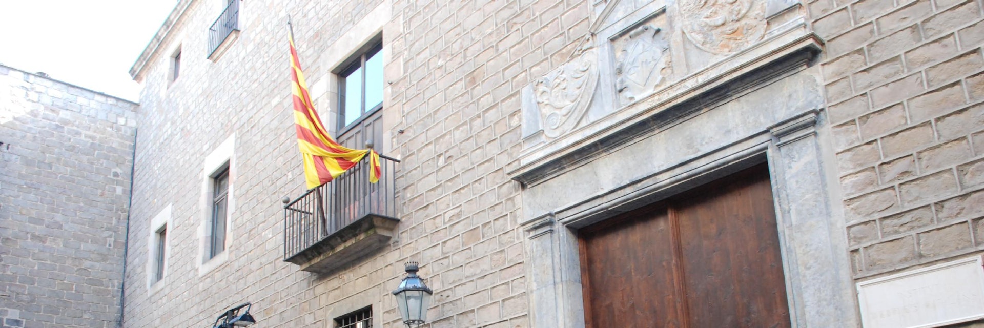 Facade of Instit d'Estudis Catalans