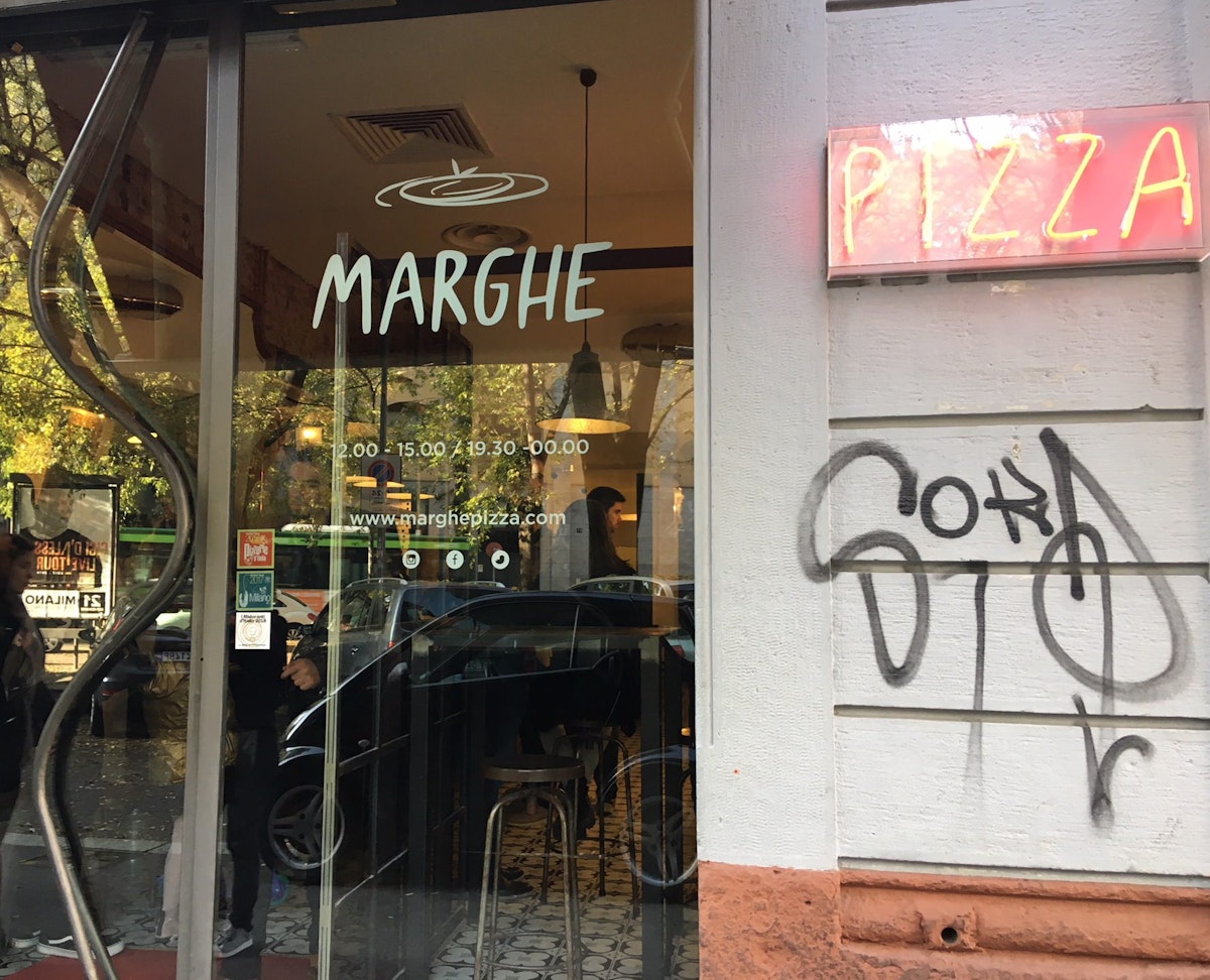 Window of the Marghe pizzeria
