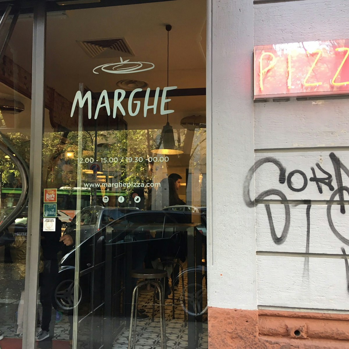 Window of the Marghe pizzeria
