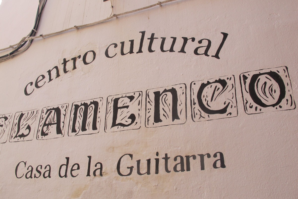Casa de la Guitarra name on wall.