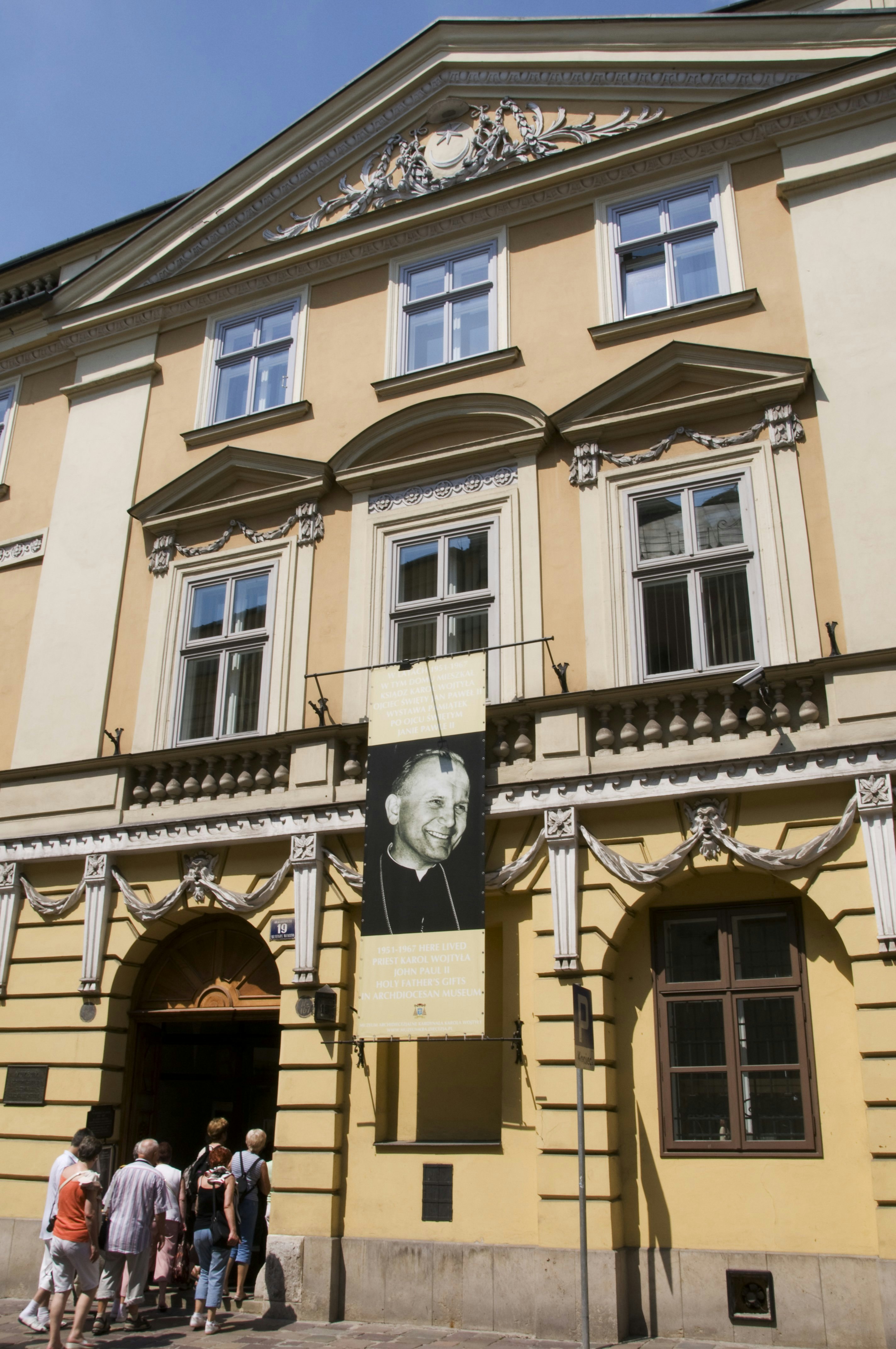 Archdiocesan Museum, ul Kanonicza 21, Old Town.