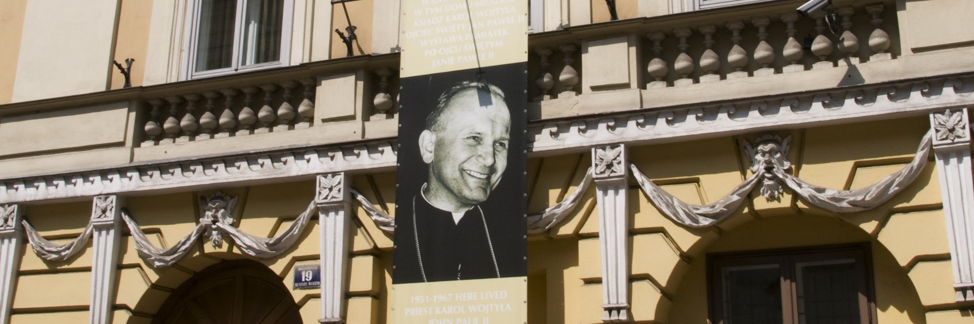 Archdiocesan Museum, ul Kanonicza 21, Old Town.