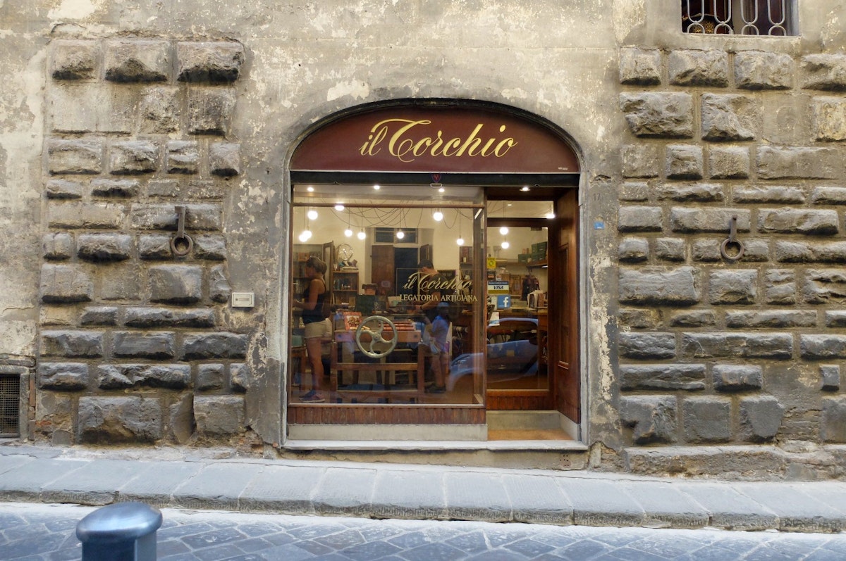 View of Il Torchio's shopfront from the street via de' Bardi