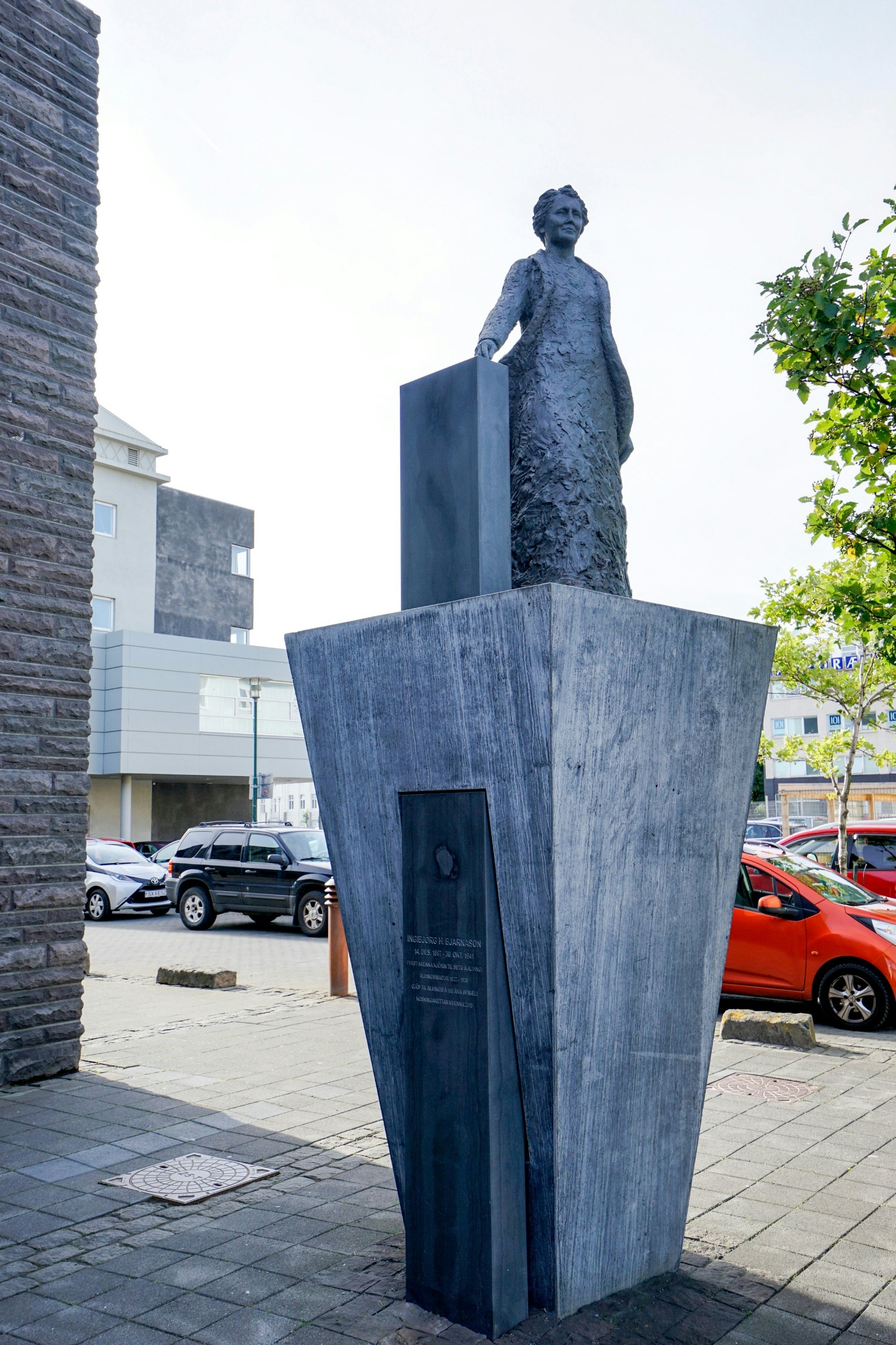 Ingibjörg H. Bjarnason statue