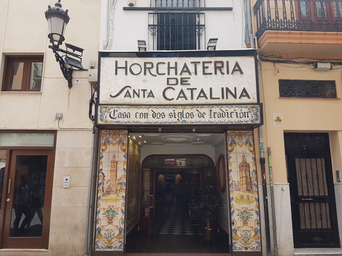 Outside entrance to Horchatería de Santa Catalina.