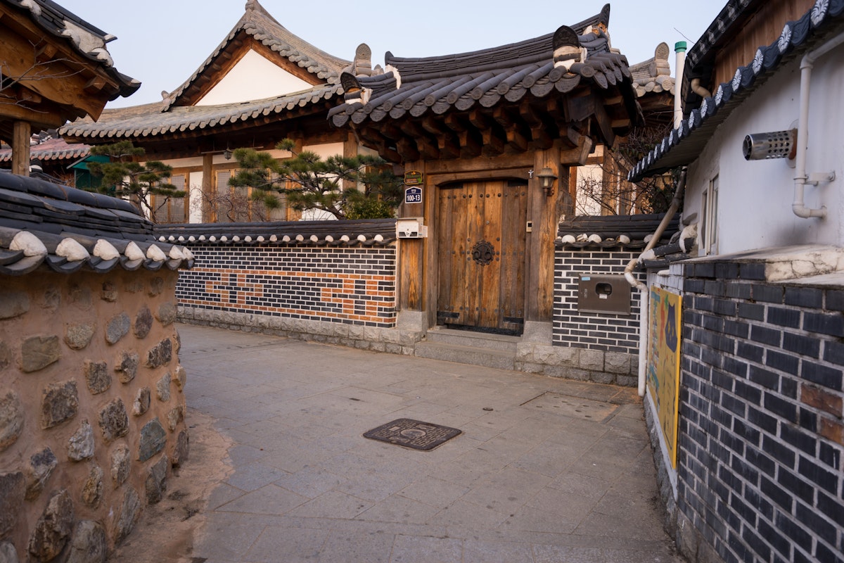 Jeonju Hanok Village with over 800 traditional Korean houses remaining in central Jeonju. Jeonju, Jeollabuk-do, South Korea.