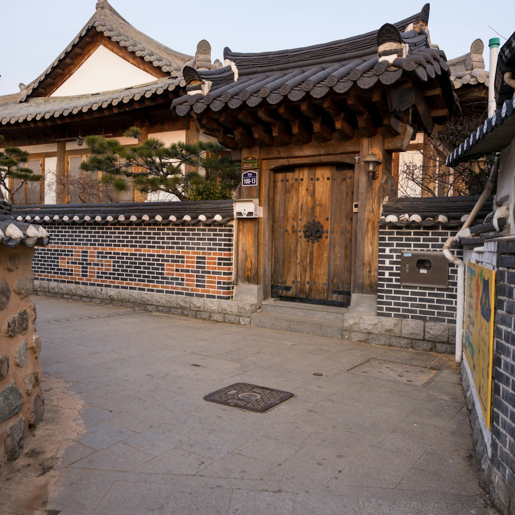 Jeonju Hanok Village with over 800 traditional Korean houses remaining in central Jeonju. Jeonju, Jeollabuk-do, South Korea.