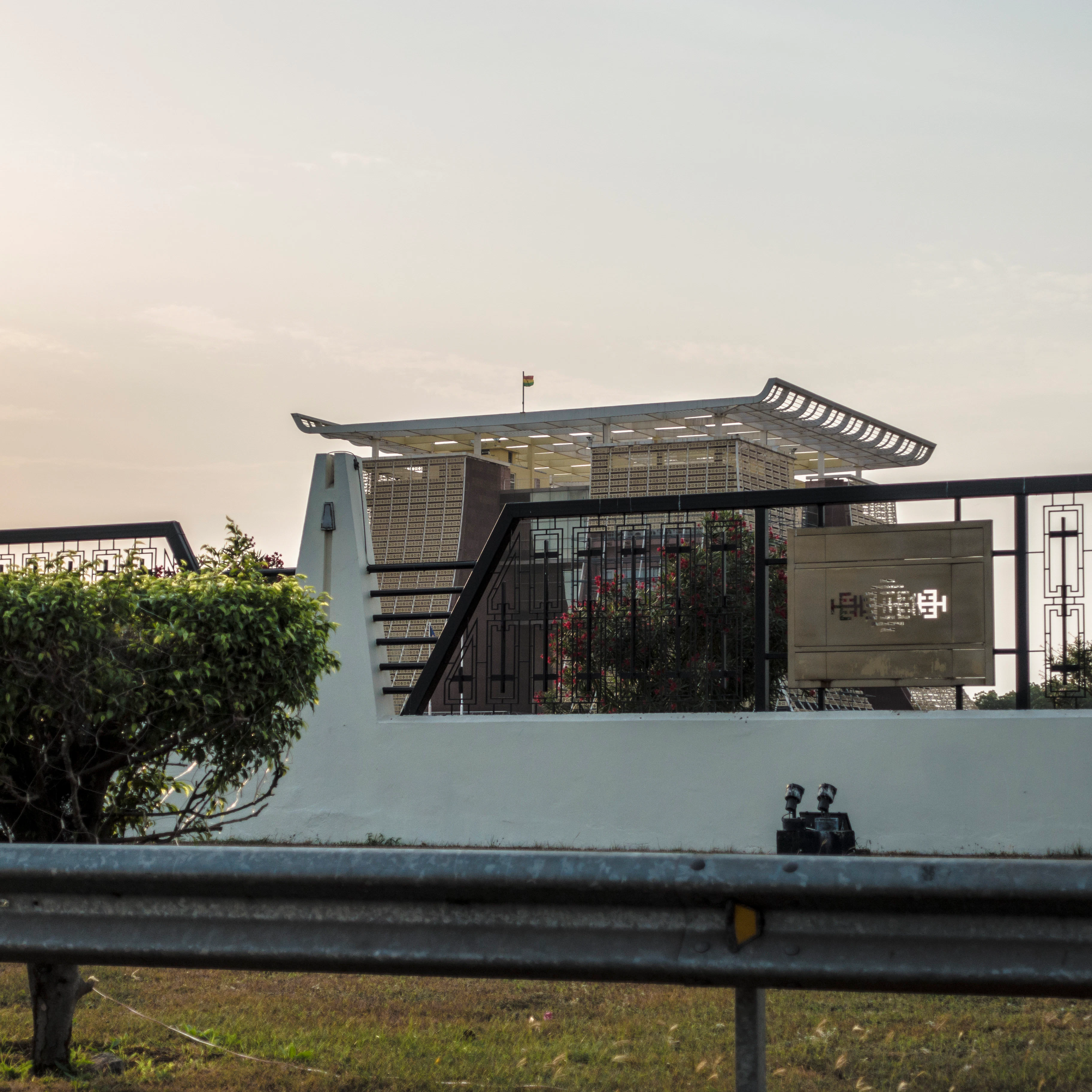 Outside view, Flagstaff House