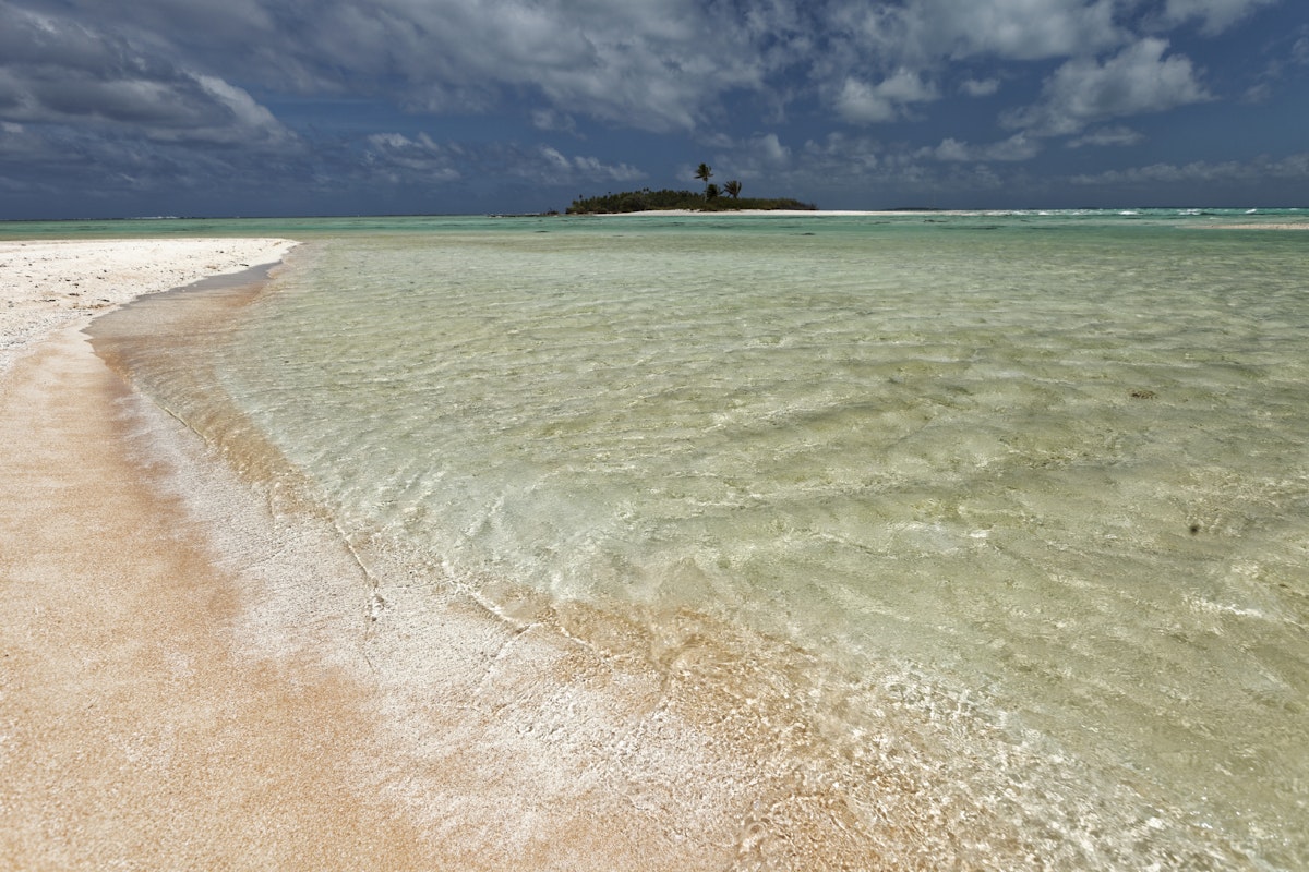 Beach at Tuherahera (Tikehau atoll)
