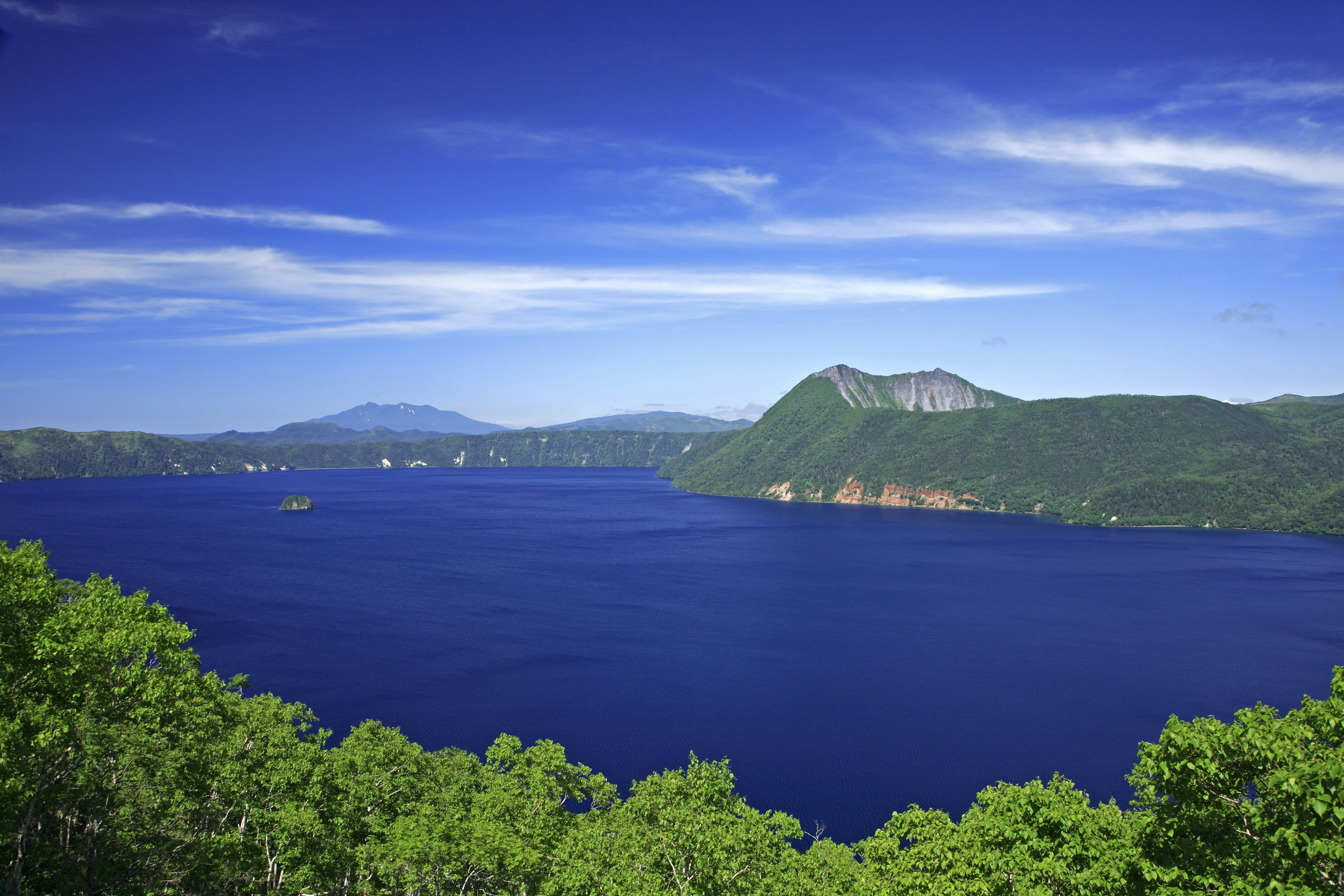 Japan, Hokkaido, Lake Mashu-Ko, Lake surrounded by mountains